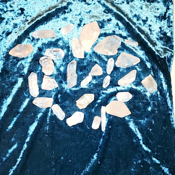 Quartz Crystal - Picture 1 of 6